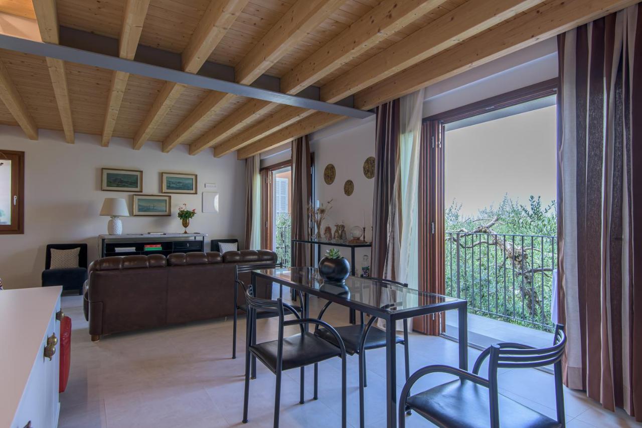 In Riva Al Lago Di Iseo Dependance Primo Piano มาโรเน ภายนอก รูปภาพ